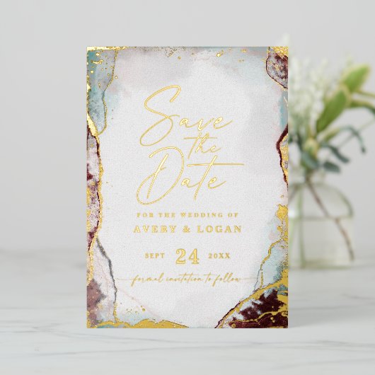 Moderne Abstracte wijn rood bespaart de datum waar Folie Uitnodiging (Staand Voorkant)