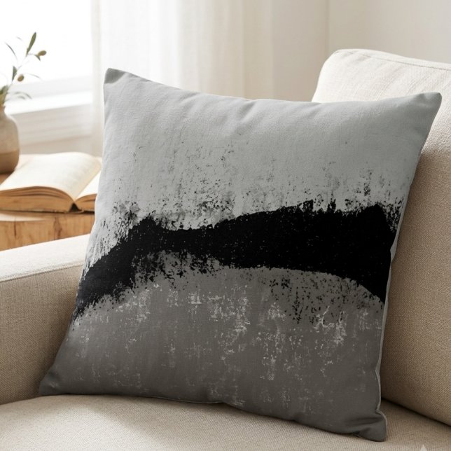 Moderne Abstracte Zwarte en Grijze Getextureerde K Kussen (A modern abstract art throw pillow for a stylish homeowner refreshing their living room decor.)