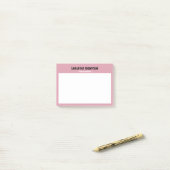 Moderne afbeelding roze, wit en zwart post-it® notes (Op bureau)