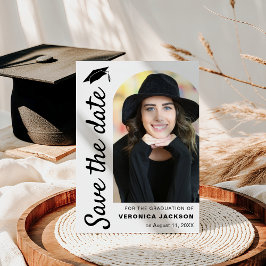 Moderne afstudeerfoto met boog save the date