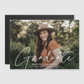 Moderne Afstuderen foto van wit script Magnetische Uitnodiging (Voorkant / Achterkant)