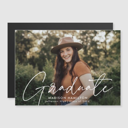Moderne Afstuderen foto van wit script Magnetische Uitnodiging (Voorkant / Achterkant)