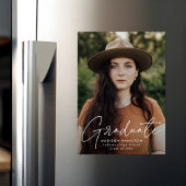 Moderne Afstuderen foto van wit script Magnetische Uitnodiging
