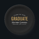 Moderne Afstuderen persoonlijke graduatiepartij Papieren Bordje<br><div class="desc">Moderne,  gepersonaliseerde borden voor graduatiepartijpapier met een gepersonaliseerde vormgeving om te coördineren met onze bijbehorende Moderne Afstuderen uitnodigingen design. Pas het aan met jouw naam,  school en afstuderen jaar. Gebruik de ontwerpgereedschappen om achtergrondkleur te kiezen,  verander de tekst,  lettertypen en kleuren in een unieke creëer van een soort ontwerp.</div>