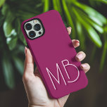 Moderne Amaranth Monogram Initialen Hedendaags iPhone 16 Pro Max Hoesje<br><div class="desc">Modern Amaranth Monogram Initialen Contemporary Phone 16 Pro Max Hoesjes is voorzien van een op maat gemaakte monogram in moderne script typografie. Perfect voor familie en vrienden voor verjaardagen,  kerst,  feestdagen,  Moederdag,  Vaderdag en meer. Ontworpen door ©2024 Evco Feestdagen www.zazzle.com/store/evcoholidays</div>