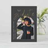 Moderne Arch Afstuderen Gold Charcoal Grey Kaart (Staand voorkant)