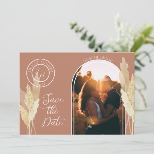 Moderne Arch BOHO Pampas Grass Simple Copper Photo Save The Date (Staand voorkant)