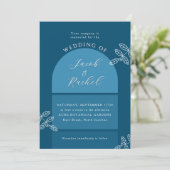 Moderne Arch Branches Elegant Ocean Blue Wedding Kaart (Staand voorkant)