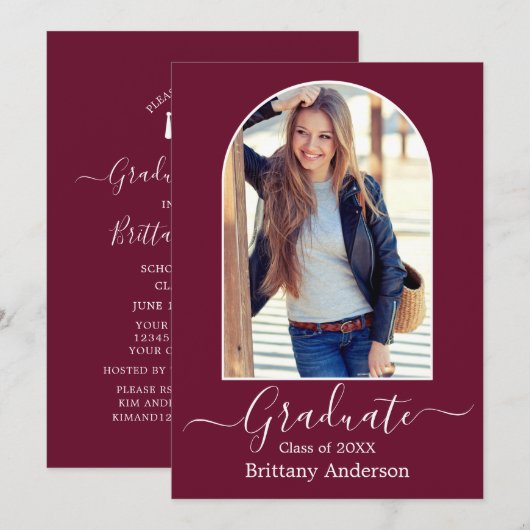 Moderne Arch Calligraphy Burgundy Graduation Party Kaart (Voorkant / Achterkant)