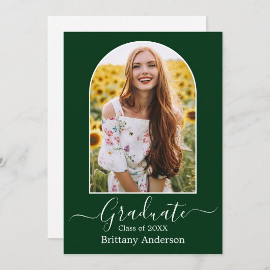 Moderne Arch Calligraphy Green Afstuderen Aankondiging (Voorkant / Achterkant)