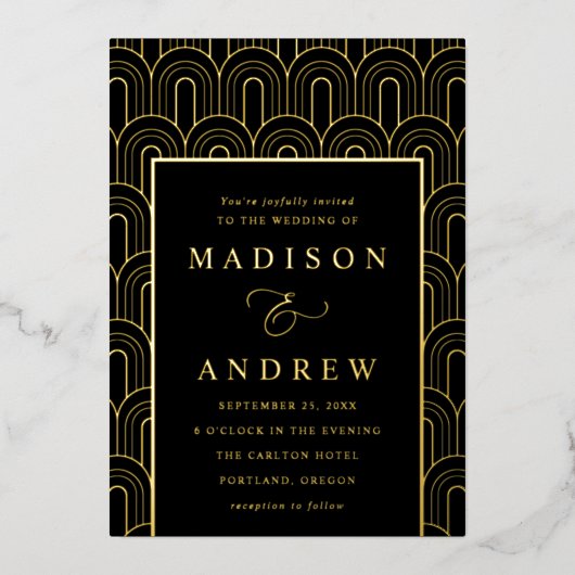 Moderne Arch Deco Black en Gold Wedding Folie Uitnodiging (Voorkant)