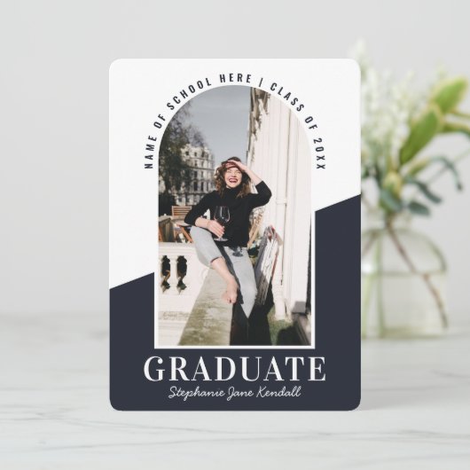 Moderne Arch Foto 2 Aankondiging van Afstuderen in (Staand voorkant)