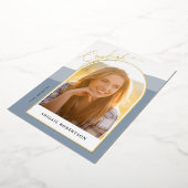 Moderne Arch Photos Dusty Blue Afstuderen Gold Folie Uitnodiging (Gedraaid)