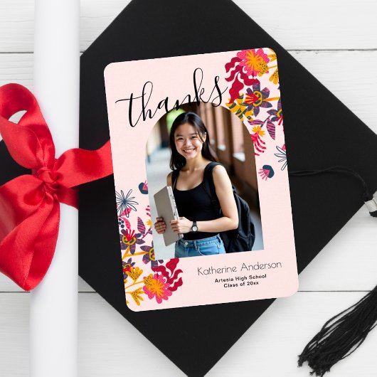 Moderne Arch Roze Bloemen Foto Afstudeerfeest Bedankkaart