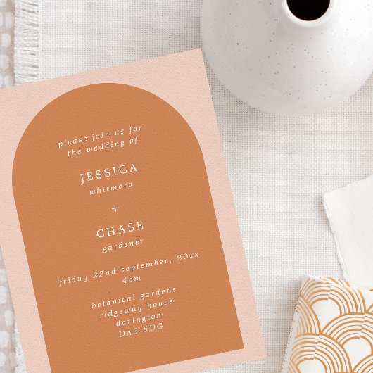 Moderne Arch Terracotta & Blush Editable Wedding Kaart