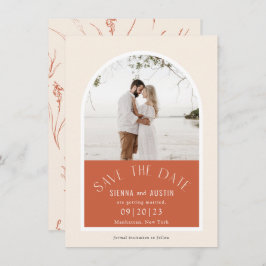Moderne Arch Terracotta trouwfoto sla de datum op Save The Date