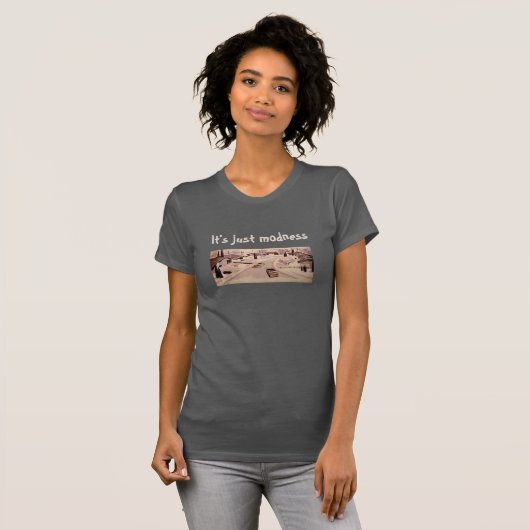 Moderne architectuur uit de Middeleeuwen T-shirt (Voorkant volledig)