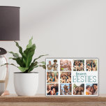 Moderne Art Deco Forever Besties bewerkbare overla Fotoplaat<br><div class="desc">Vier de tijdloze schoonheid van vriendschap met onze Modern Art Deco Forever Besties Editable Overlay plaque. Dit elegante stuk beschikt over 10 doordacht gerangschikte fotoruimtes, waardoor een visueel verhaal van uw gedeelde reis ontstaat. De kenmerkende art deco typografie verklaart "forever besties", een bewijs van de blijvende natuur van je band....</div>
