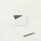 Moderne artistieke grijze monogram post-it® notes (Op bureau)
