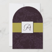Moderne Aubergine Chartreuse Damast Bruiloft Kaart (Achterkant)