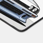 Moderne auto cultuur, witte auto blauwe strepen bureaumat (Hoek)