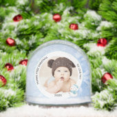 Moderne Baby Boy Eerste Kerstfoto Icy Blue Sneeuwbol (Kerstmis)