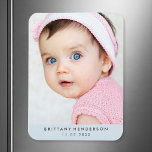 Moderne Baby foto | Pastelblauw Magneet<br><div class="desc">Moderne baby,  kind foto. U kunt ook uw familiefoto toevoegen.</div>
