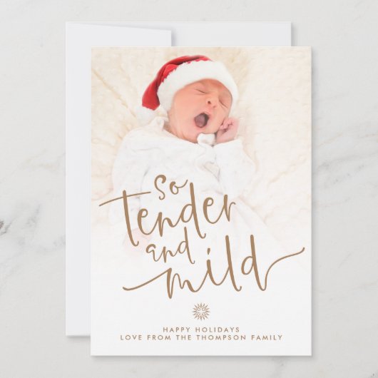 Moderne Baby Photo Tender en Mild Script Gold Feestdagenkaart (Voorkant)