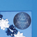 Moderne Bat Mitzvah Party Blauwe Ster van David Cu Ronde Sticker<br><div class="desc">Mooie diepe tinten donkerblauw creëer een textuur als water op deze formele Bat Mitzvah party sticker. Elegant wit minimalistisch script op een print met de naam van uw dochter op de subtiele Star of David om de volwassenheid van uw Joodse dochter te vieren.</div>