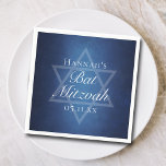 Moderne Bat Mitzvah Party Blauwe Ster van David Cu Servet<br><div class="desc">Mooie diepe tinten donkerblauw creëer een textuur als water op deze aangepaste formele Bat Mitzvah feestservetten. Elegant wit minimalistisch script op decor met de naam van uw dochter op de subtiele Star of David voor een joodse viering.</div>