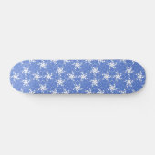 Moderne Batik Patroon Witte Jasmin Bloem Persoonlijk Skateboard (Horizontaal)