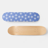 Moderne Batik Patroon Witte Jasmin Bloem Persoonlijk Skateboard (Horizontaal)