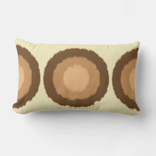 Moderne batikcirkels met stammen - bruin en beige kussen