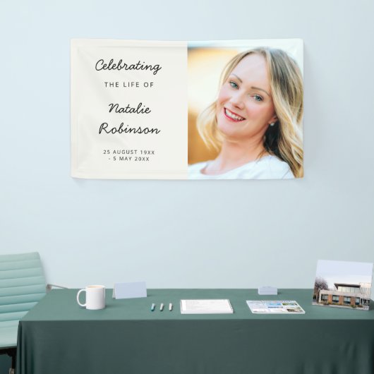 Moderne begrafenis | Sylish Script Celebration of  Spandoek (Beurs)