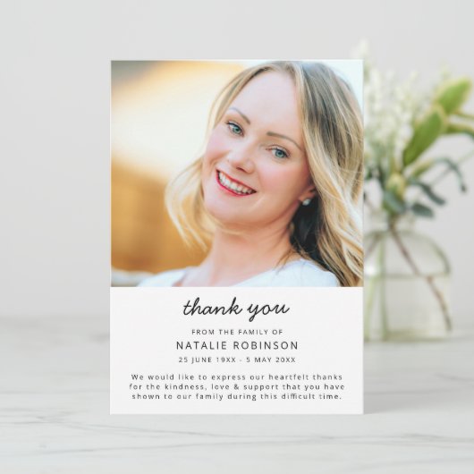 Moderne begrafenis | Viering van de minimalistisch Bedankkaart (Staand voorkant)