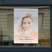 Moderne begrafenis | Viering van grote foto van Li Raamsticker