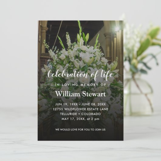 Moderne begrafenis | Viering van het leven in witt Kaart (Staand voorkant)