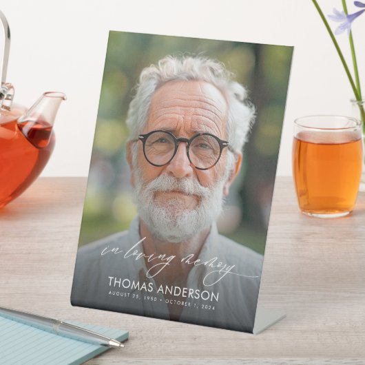 Moderne begrafenisfoto in liefdevolle herinnering reclamebord met voetstuk (Insitu)