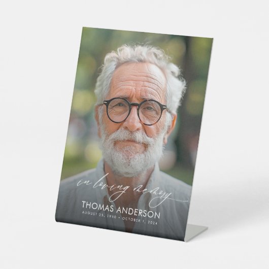 Moderne begrafenisfoto in liefdevolle herinnering reclamebord met voetstuk (Voorkant)