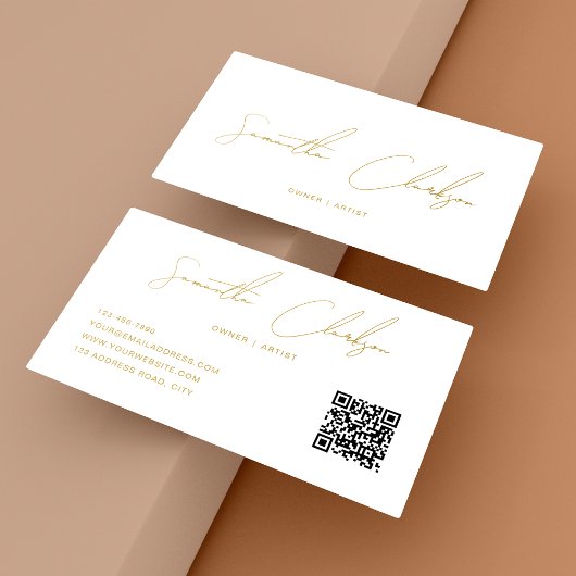 Moderne Beige Gouden Handgeschreven Script QR-code Visitekaartje
