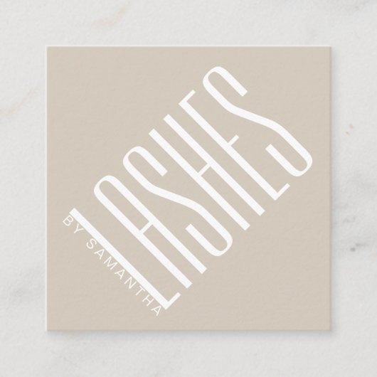 Moderne beige lash thin typografie vierkante visitekaartje (Voorkant)
