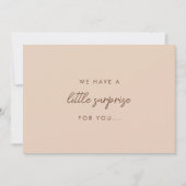 Moderne Beige 'Little Surprise' Foto Zwangerschap Aankondiging (Voorkant)