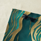 Moderne Beige Marble Waves Turquoise Blauwgroen Bl Strandlaken (In situ)