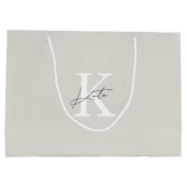 Moderne Beige Monogram Bruidsmeisje Voorstel Cadea Groot Cadeauzakje (Achterkant)
