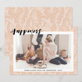 Moderne beige Pine Bough Simple Script HAPPINESS Feestdagenkaart