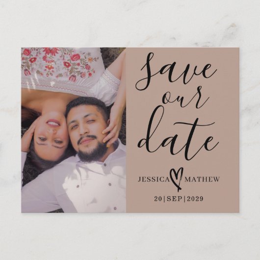 Moderne Beige & Zwarte Save the Date Script Aankondigingskaart (Voorkant)