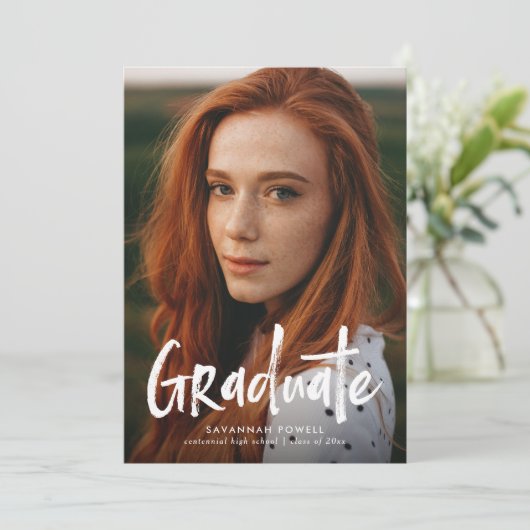 Moderne belettering Eenvoudig 4 foto Afstuderen Aankondiging (Staand voorkant)