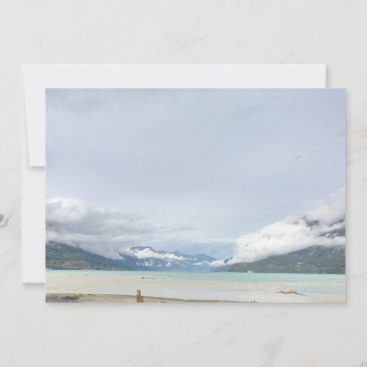 Moderne berg zomer strand bruiloft RSVP kaarten (Achterkant)