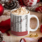 Moderne berkenbomen en rode kardinaalvogels tweekleurige koffiemok