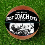 Moderne BESTE COACH EVER Cool Trendy Foto Basketbal<br><div class="desc">Perfect voor de coolste coach: de BESTE COACH paste EVER basketbal aan met je favoriete foto in trendy zwart-wit, zijn naam, een dankjewel bericht, en teamnaam en jaar van het seizoen. Geweldig bedankt voor je cadeau of een geweldige verrassing voor zijn verjaardag, zeker een keepslag waar hij nog jaren van...</div>